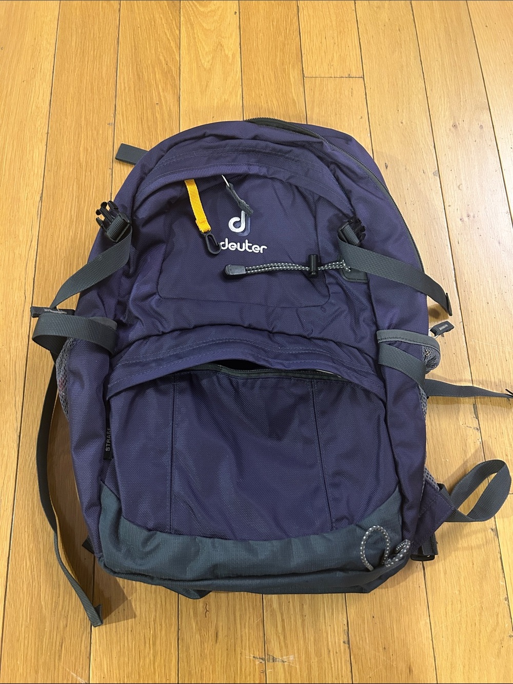 Deuter Backpack Daypack Airstripes Purple ~18"x10"x6"